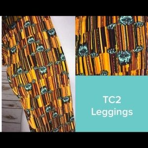 LuLaRoe Tall And Curvy 2 Halloween Leggings.